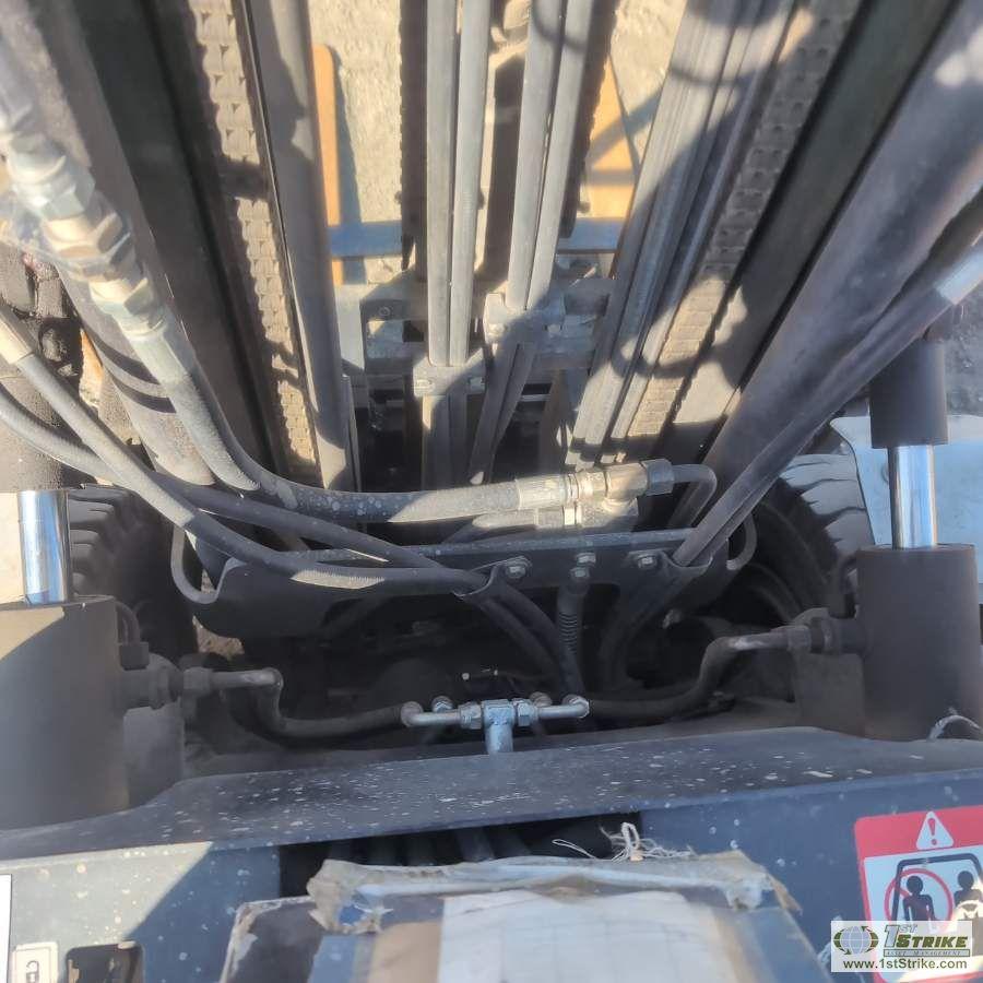FORKLIFT, DAEWOO DOOSAN MODEL G25P, OROPS, 4800LB CAPACITY, 186IN LIFT HEIGHT, 4 CYLINDER LP ENGINE,