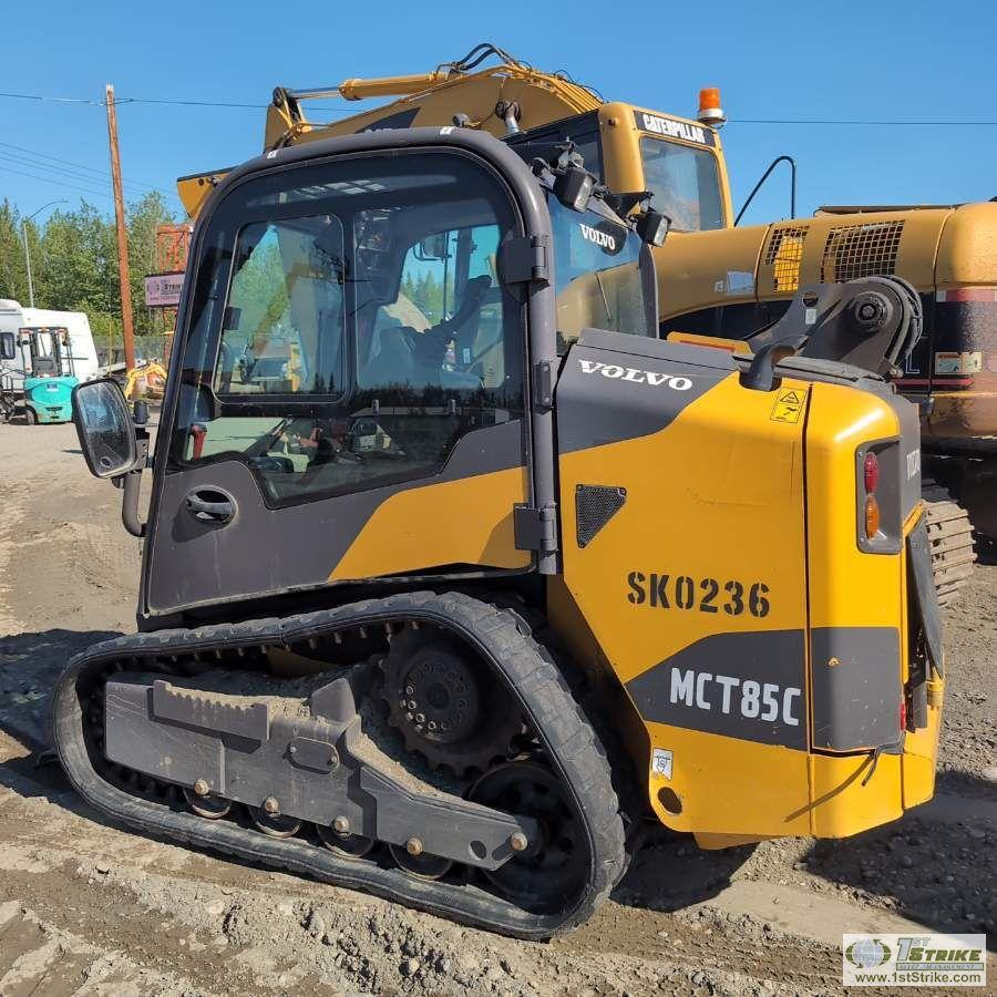 SKIDSTEER, 2014 VOLVO MCT85C T4, EROPS, TRACKED, SINGLE BOOM, SIDE ENTRANCE, HYDRAULIC ACTUATED ATTA