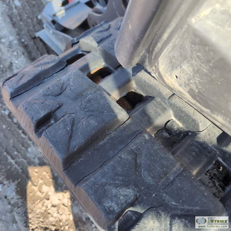 SKIDSTEER, 2014 VOLVO MCT85C T4, EROPS, TRACKED, SINGLE BOOM, SIDE ENTRANCE, HYDRAULIC ACTUATED ATTA