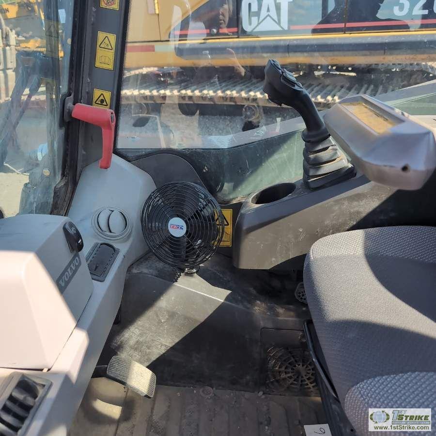 SKIDSTEER, 2014 VOLVO MCT85C T4, EROPS, TRACKED, SINGLE BOOM, SIDE ENTRANCE, HYDRAULIC ACTUATED ATTA