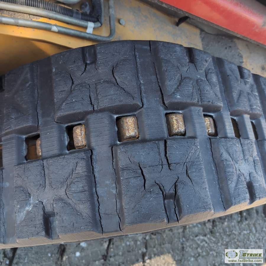 SKIDSTEER, 2014 VOLVO MCT85C T4, EROPS, TRACKED, SINGLE BOOM, SIDE ENTRANCE, HYDRAULIC ACTUATED ATTA