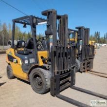 FORKLIFT, CAT 2P5000, OROPS, 4500LB CAPACITY, 188IN LIFT HEIGHT, 4CYL PROPANE ENGINE, 3FT 6IN FORKS