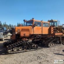 TRACKED VEHICLE, 1983 TUCKER SNO-CAT, DETROIT DIESEL ENGINE, AUTOMATIC TRANSMISSION, 4X4, CREW CAB,