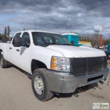 2013 CHEVROLET SILVERADO 2500HD, 6.6L DURAMAX, 4X4, CREW CAB, LONG BED. UNKOWN MECHANICAL PROBLEMS S