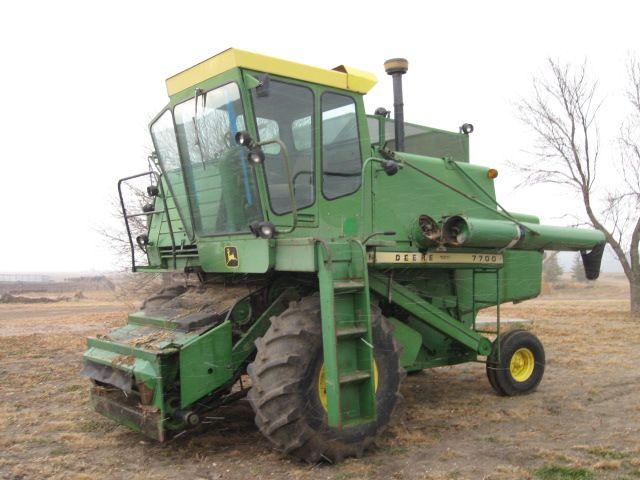 JD 7700 Diesel Combine, JD 224 24' Flex Head, JD 643 Corn Head