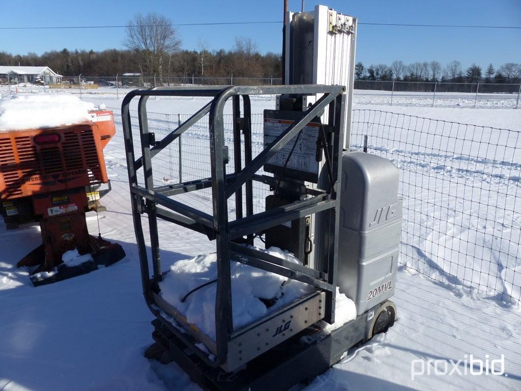 2011 JLG 20MVL SCISSOR LIFT SN0130016413 electric powered, equipped with 20ft. Platform height, 91 h