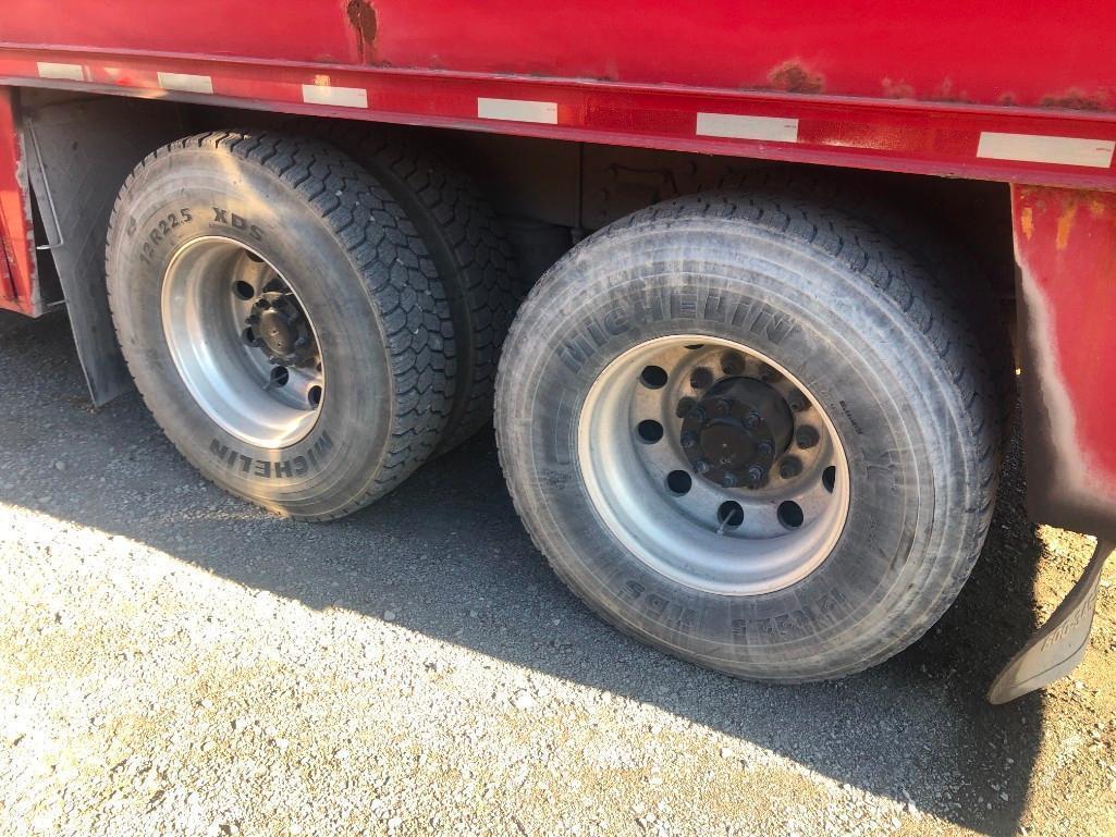 1999 PETERBILT 357 FUEL/LUBE TRUCK VN:503252 powered by Cummins ISM diesel engine, equipped with Roa