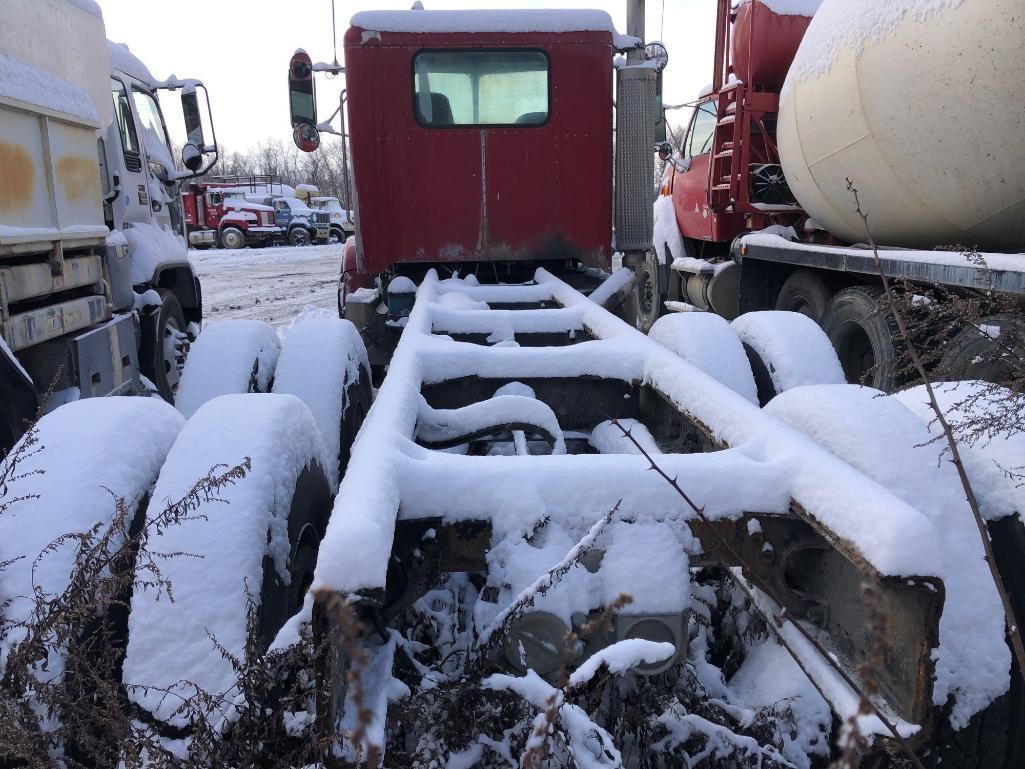 1989 PETERBILT 357 CAB & CHASSIS VN:276277 powered by Cat 3306 diesel engine, equipped with Road Ran