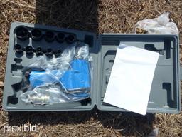 NEW 1/2IN. DRIVE AIR IMPACT WRENCH KIT NEW SUPPORT EQUIPMENT