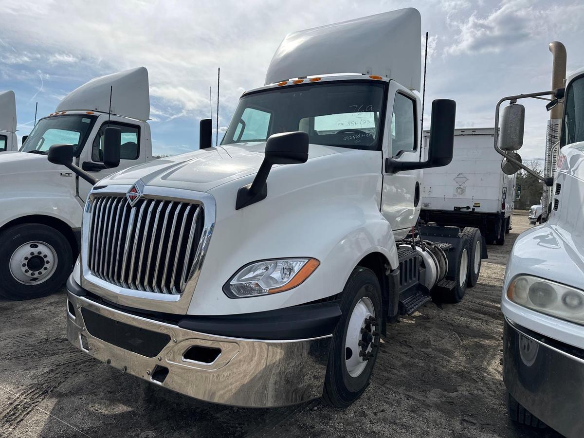 2018 INTERNATIONAL LT625 TRUCK TRACTOR VN:JL356123 powered by Cummins X15 14.9L diesel engine,