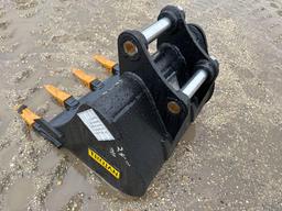 NEW TROJAN 24IN. DIGGING EXCAVATOR BUCKET 40mm pins fits to: Cat 303/305.5/304, Case, New Holland,