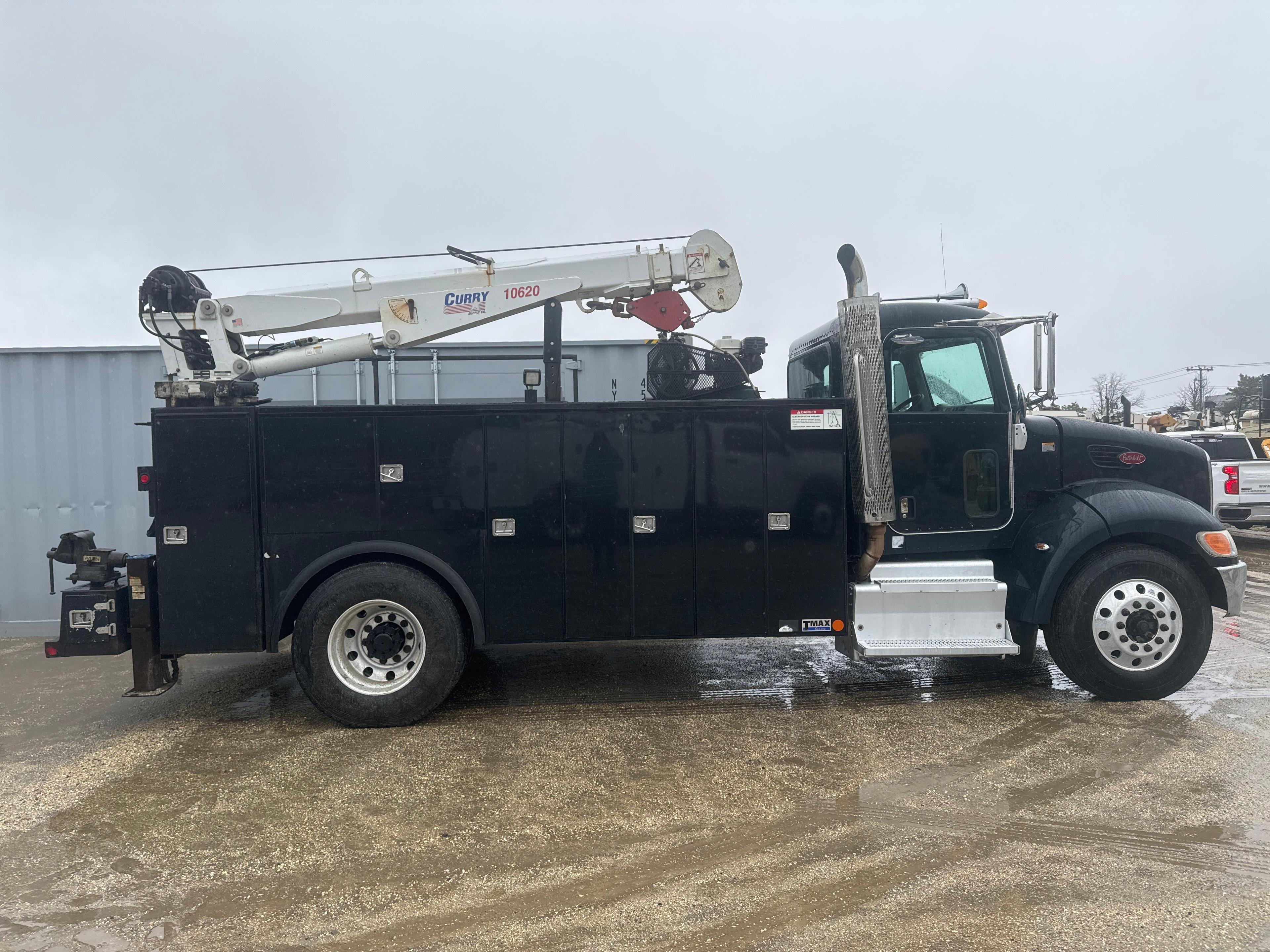 2014 PETERBILT 337 SERVICE TRUCK VN:2NP2HM7X8EM244929 powered by diesel engine, equipped with power