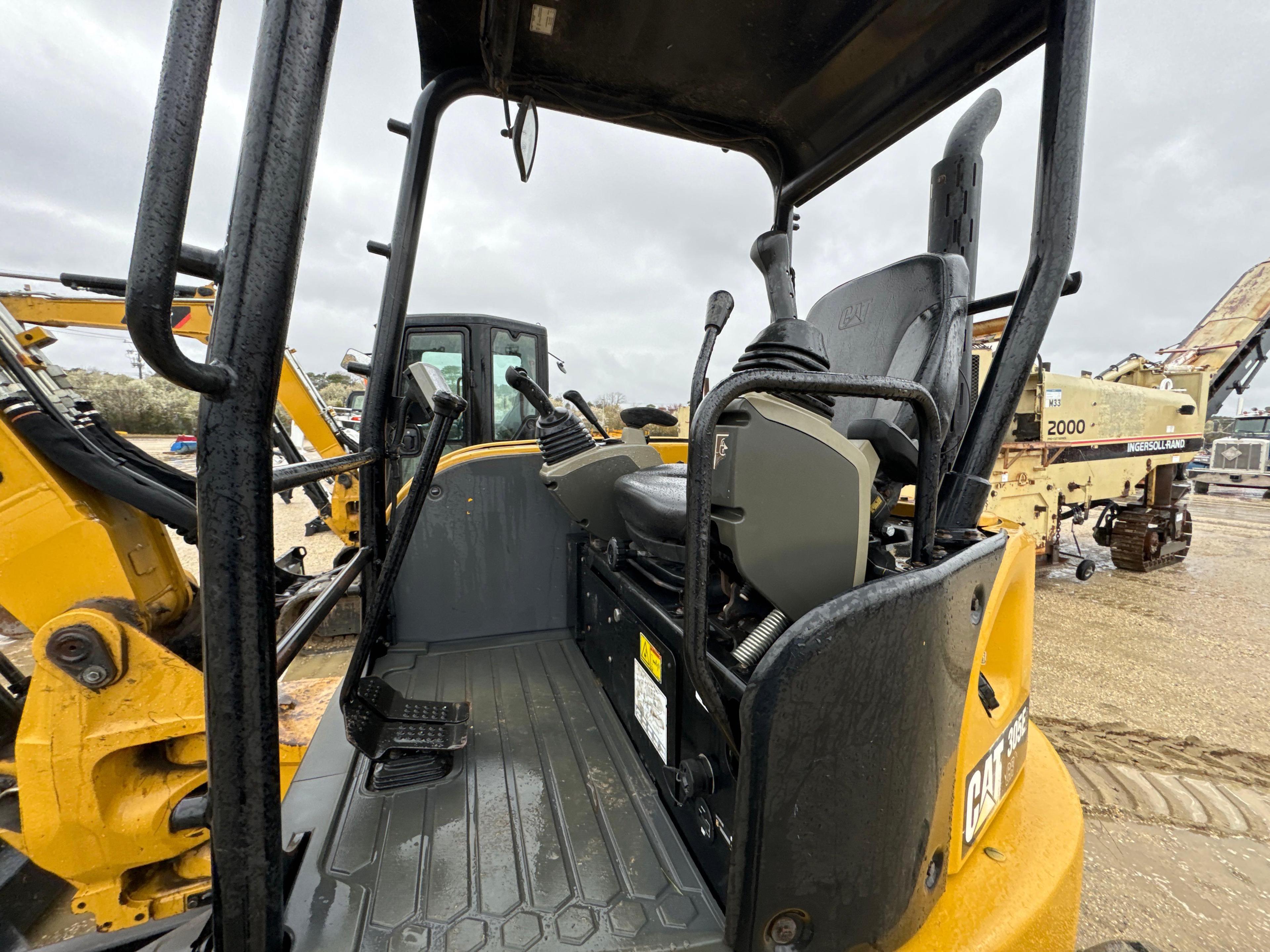 2018 CAT 305E2CR HYDRAULIC EXCAVATOR SN:H5M07298 powered by Cat diesel engine, equipped with Cab,