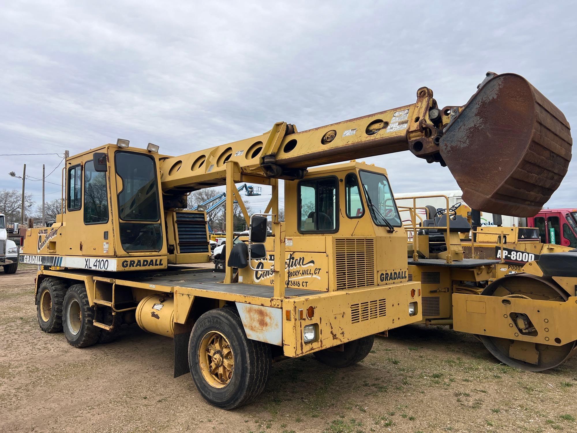 GRADALL XL4100 RUBBER TIRED EXCAVATOR powered by Cummins...68T5.9...upper & lower diesel engines,