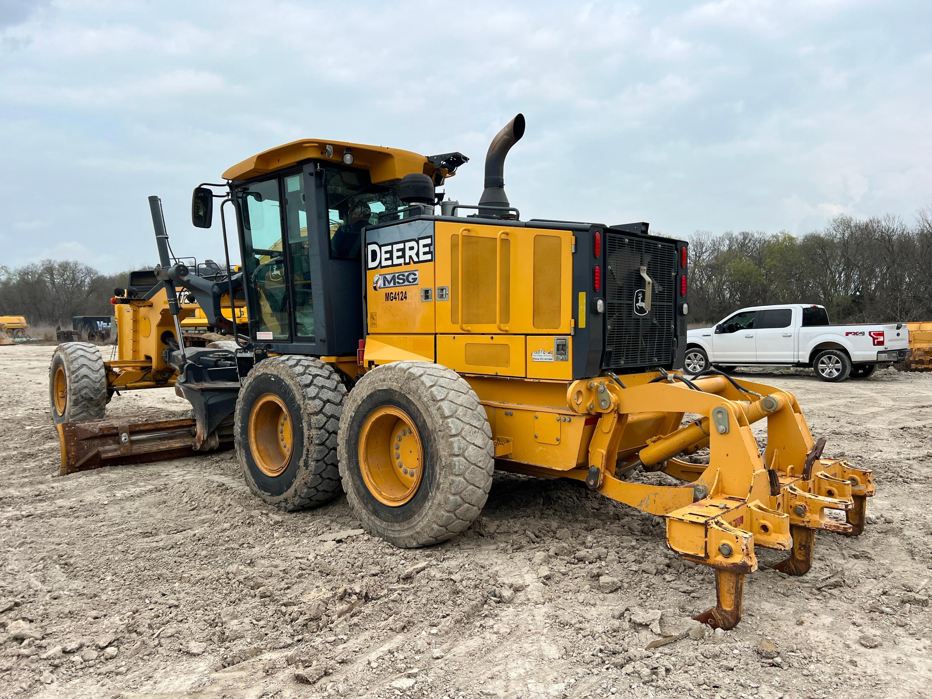 2011 JOHN DEERE 772GP MOTOR GRADER SN:1DW772GPCCE644124 powered by John Deere 9.0L diesel engine,