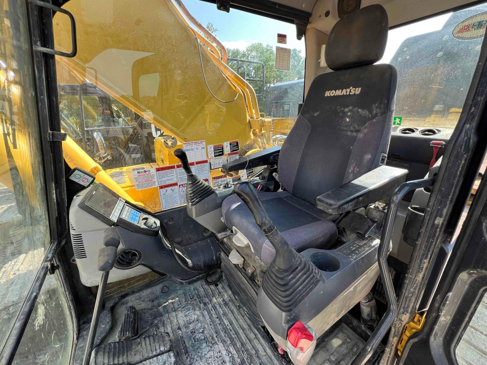 2017 KOMATSU PC490LC-11 HYDRAULIC EXCAVATOR SN:KMTPC251CHWA41616 powered by Komatsu SAA6D125E diesel