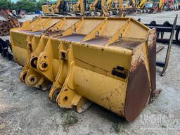 JOHN DEERE 5 YARD BUCKET RUBBER TIRED LOADER ATTACHMENT for John Deere 744.