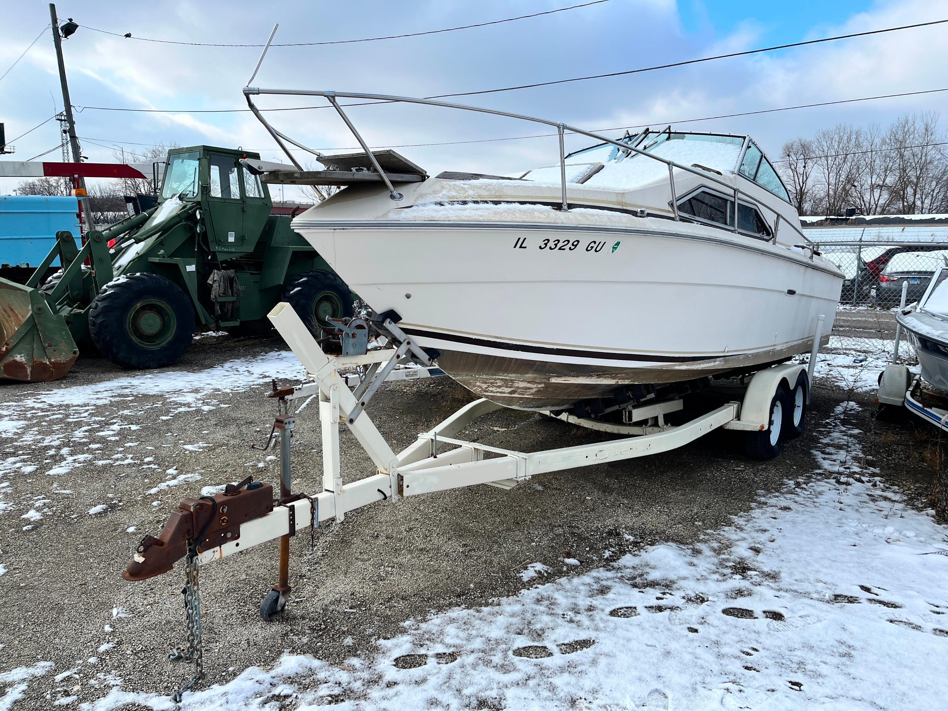 SEA RAY 24FT. BOAT VN:SER43M920280-245DA221-80 equipped with forward cabin, inboard/outboard motor -