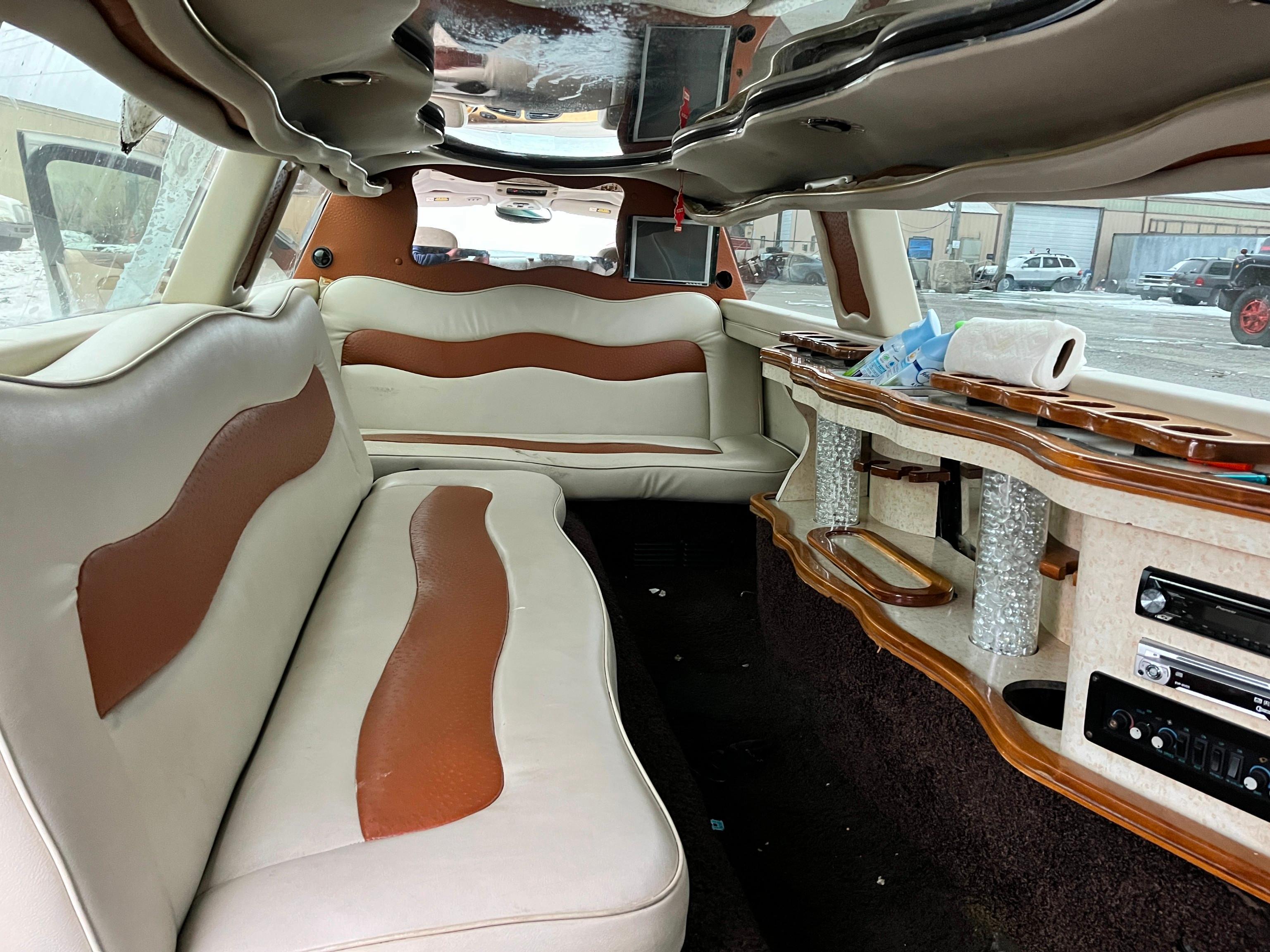 2001 JAGUAR S TYPE LIMOUSINE VN:SAJDA01PX1GL92067 powered by V8 gas engine, equipped with automatic