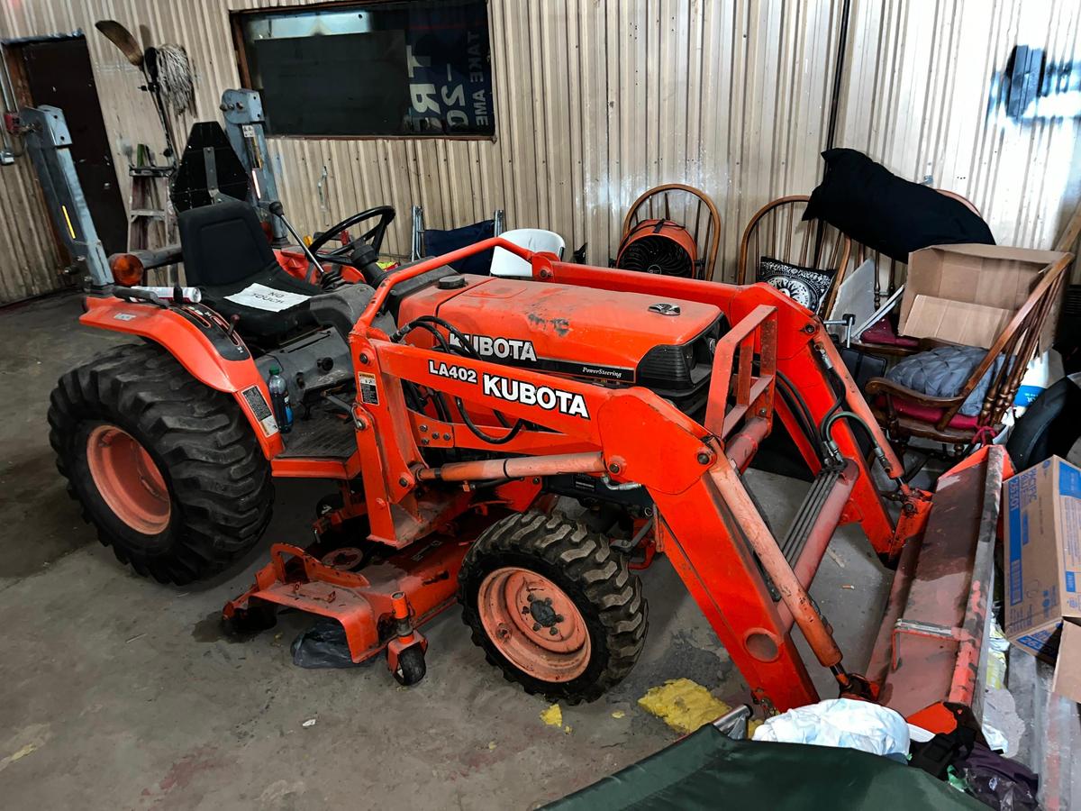 KUBOTA B7800HSD LOADER LANDSCAPE TRACTOR SN:54394 4x4, powered by Kubota diesel engine, equipped