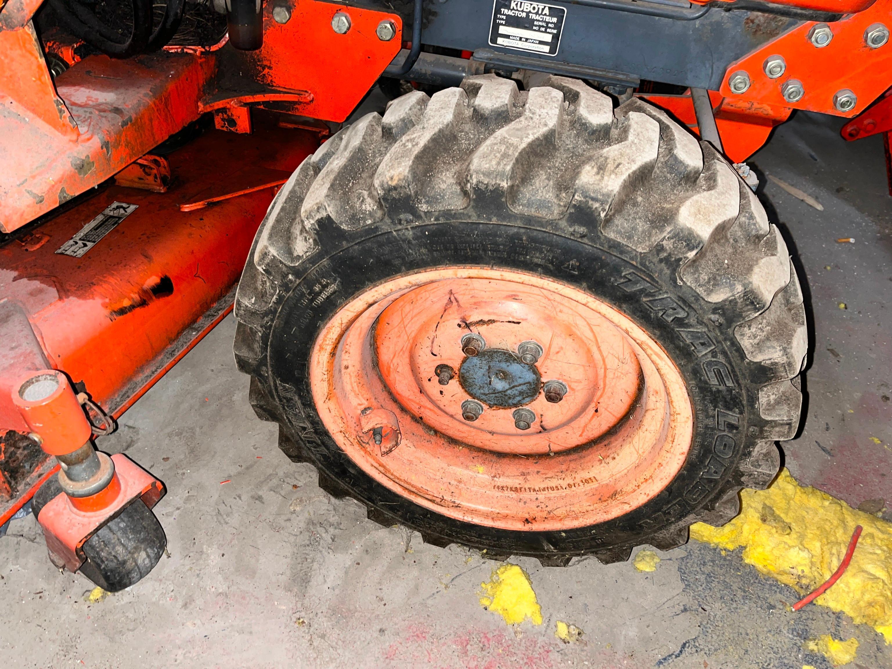 KUBOTA B7800HSD LOADER LANDSCAPE TRACTOR SN:54394 4x4, powered by Kubota diesel engine, equipped