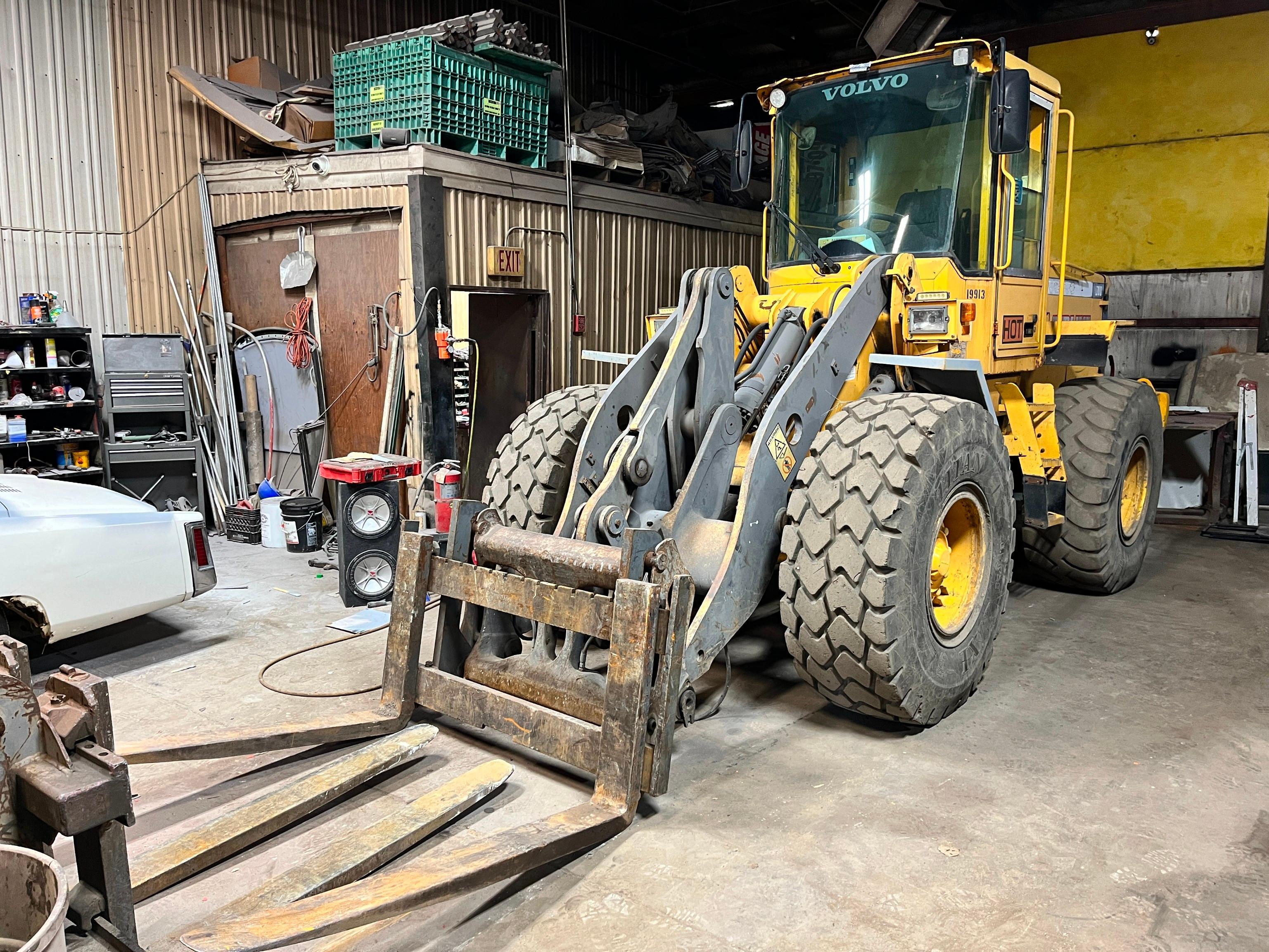 VOLVO L70D RUBBER TIRED LOADER SN:L70DV19913 powered by Volvo diesel engine, equipped wih EROPS,