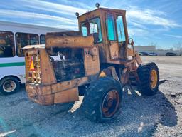 IH PAYLOADER H60 RUBBER TIRED LOADER powered by diesel engine, equipped with ECAB, 72in. Forks,