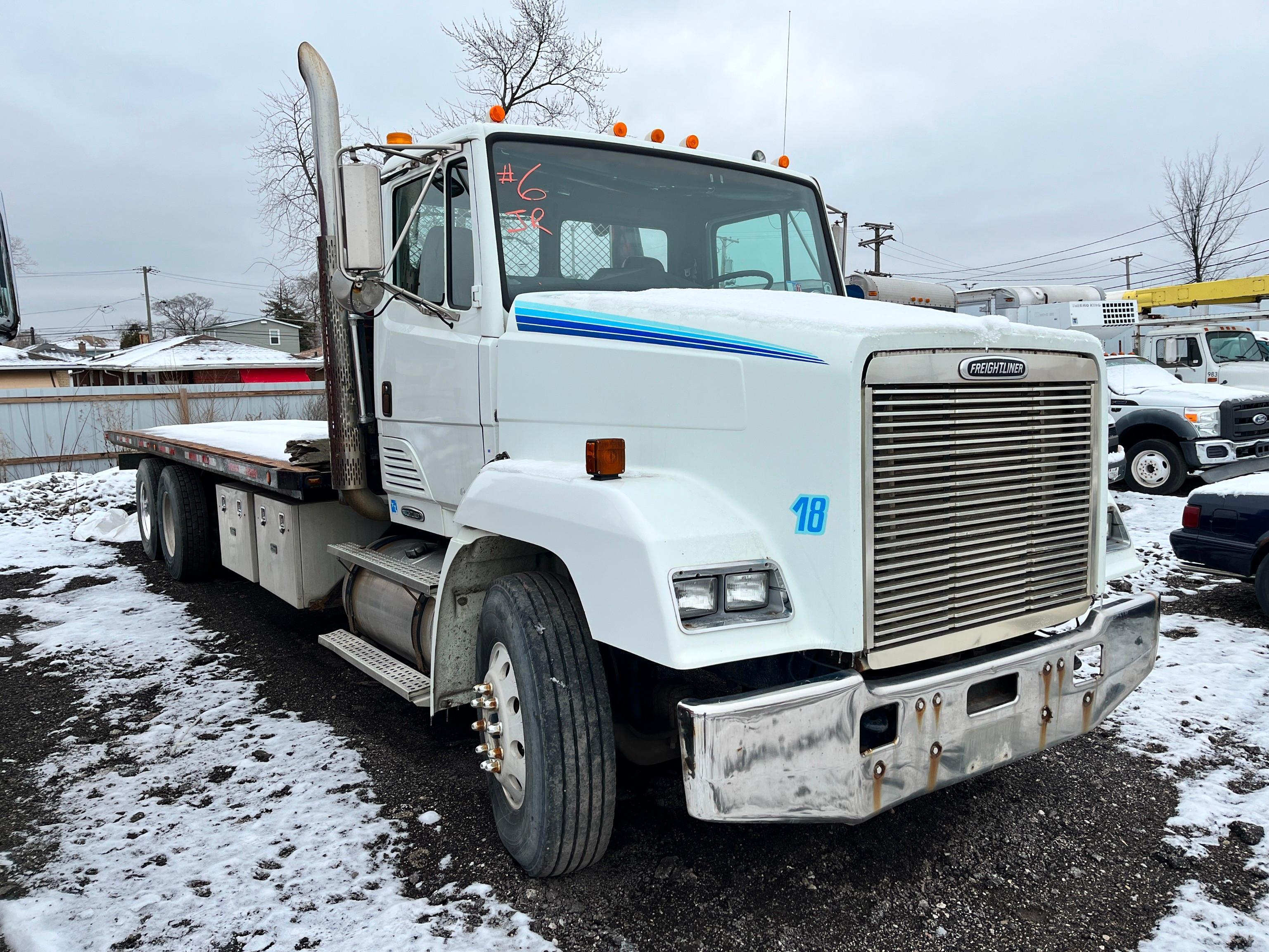 2000 FREIGHTLINER FLC1124T/ST ROLLBACK TRUCK VN:1FVXZCXB1YHG34371 powered by Detroit Series 60