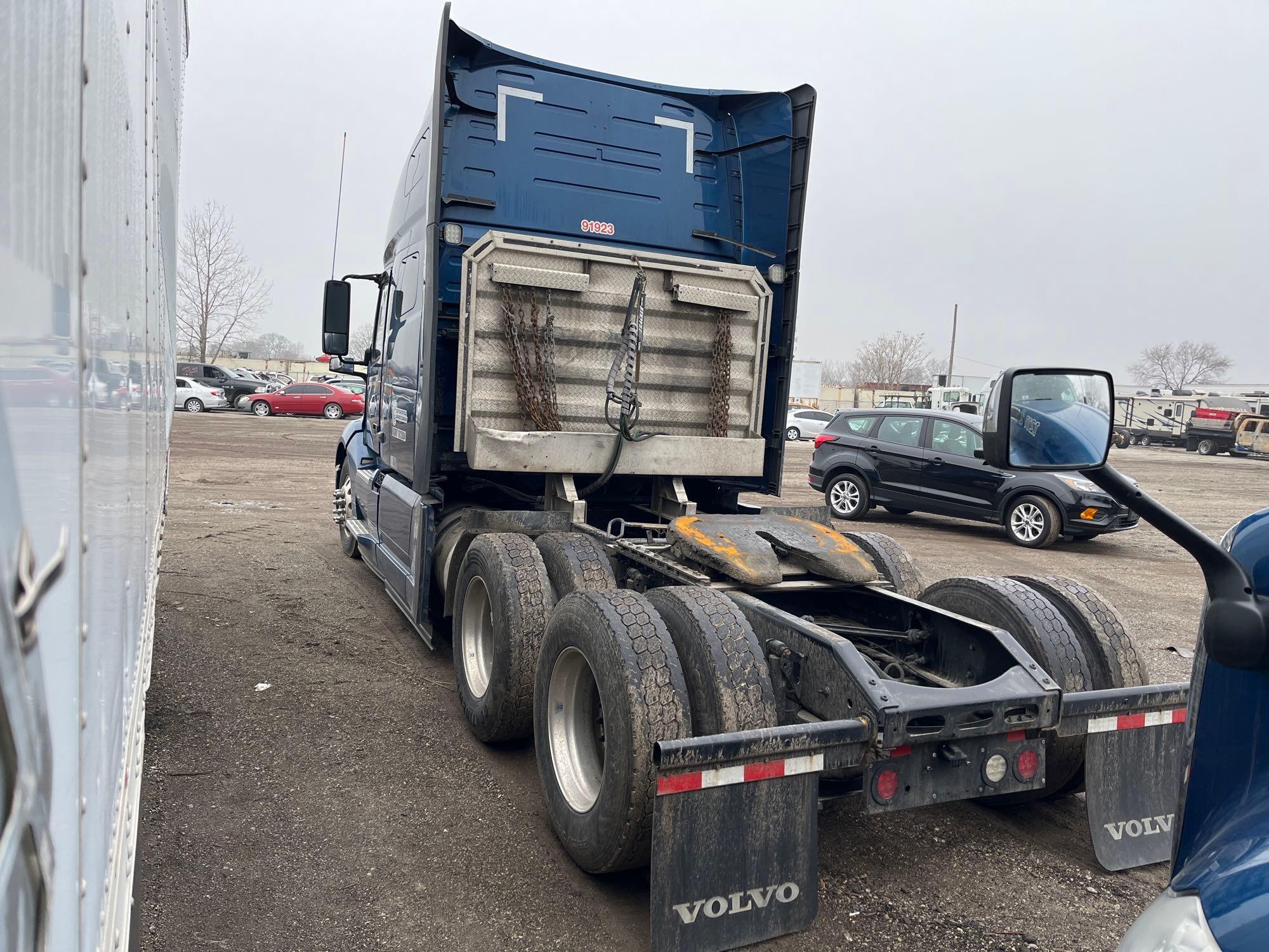 2020 VOLVO VNL-760 TRUCK TRACTOR VN:4V4NC9EH0LN897459 powered by Volvo D13 diesel engine, 455hp,