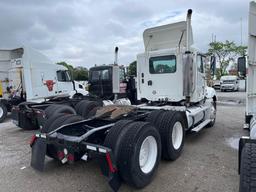 FREIGHTLINER TRUCK TRACTOR VN:N/A powered by Detroit Series 60 diesel engine, equipped with Eaton