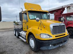 FREIGHTLINER TRUCK TRACTOR VN:N/A powered by Detroit Series 60 diesel engine, equipped with Eaton