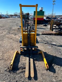 U-LINE H-5439 STRADDLE STACKER, SN 25201200015, 2200# LIFT CAPACITY, ELECTRIC SUPPORT EQUIPMENT