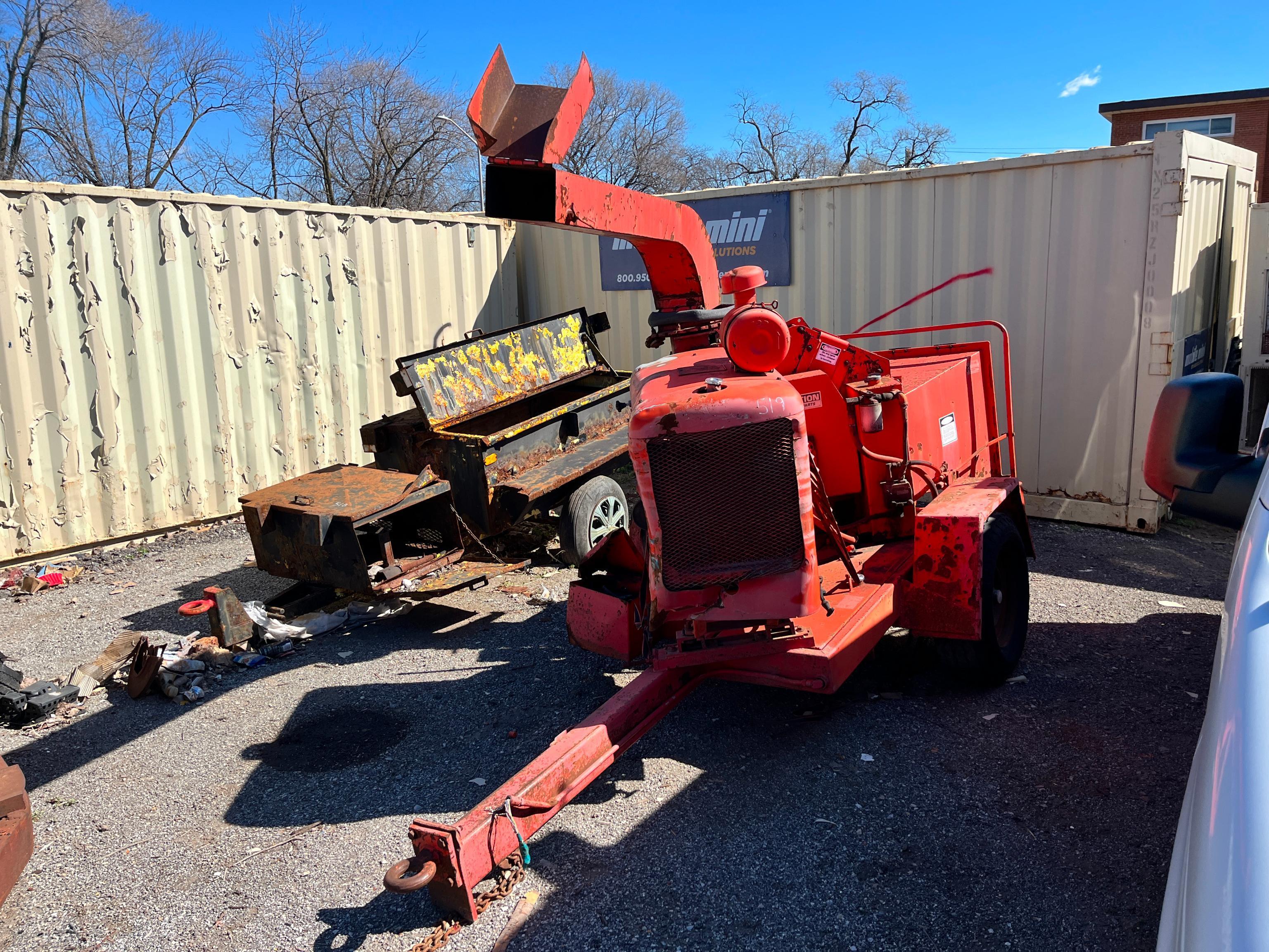 MORBARK WOOD CHIPPER FORD 4 CYLINDER GAS ENGINE, MANUAL PTO. Does not run.