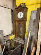 GRANDFATHER CLOCK SUPPORT EQUIPMENT