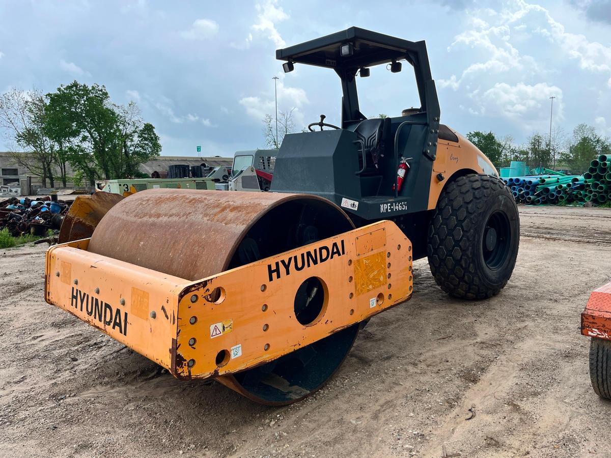 2021...HYUNDAI HR120C-9 VIBRATORY ROLLER SN:26012411E120604 powered by Deutz diesel engine, equipped