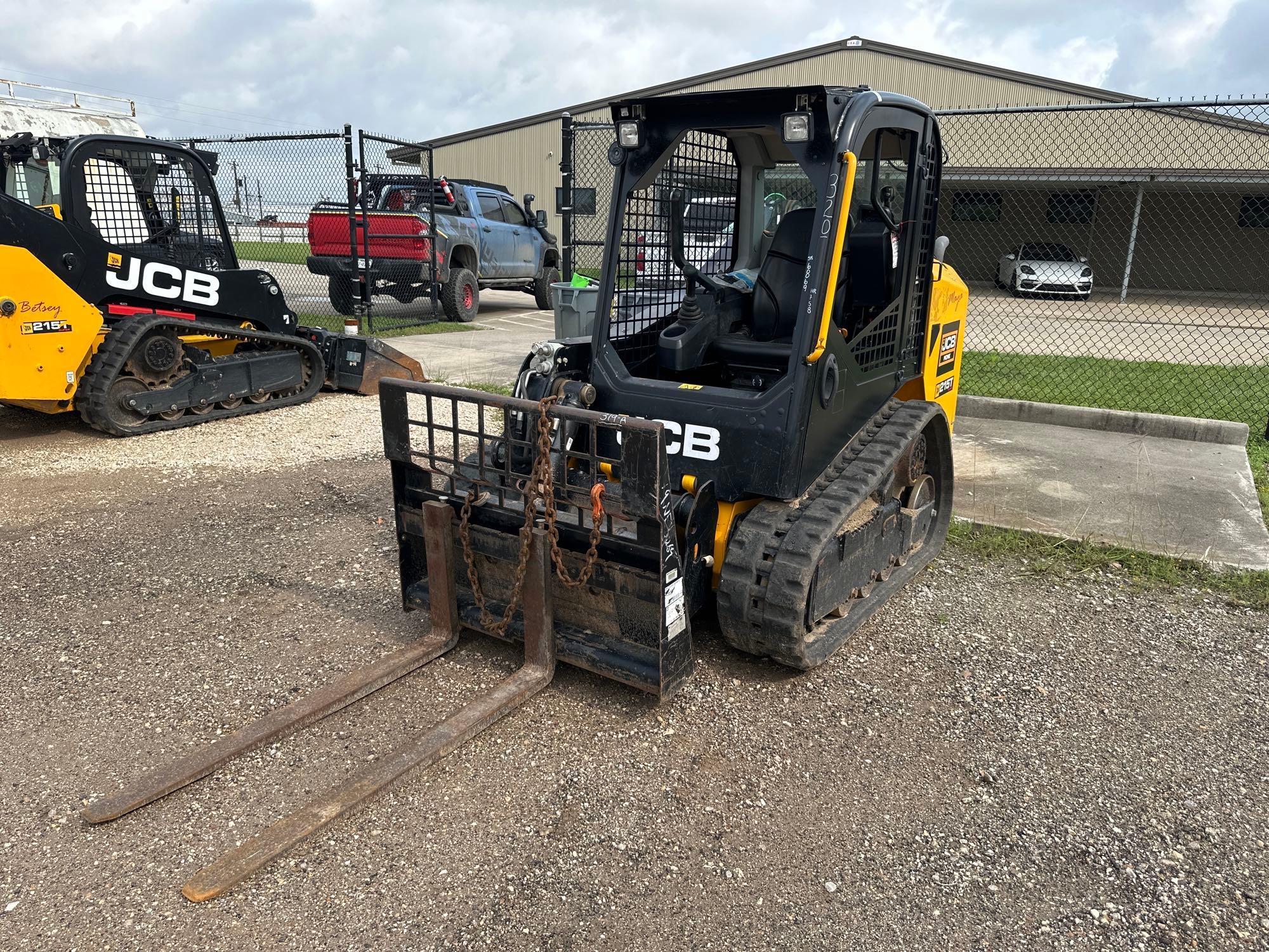 2022 JCB 215T SUPER RUBBER TRACKED SKID STEER SN:GE03CHFDPN3106869 powered by Kohler diesel engine,