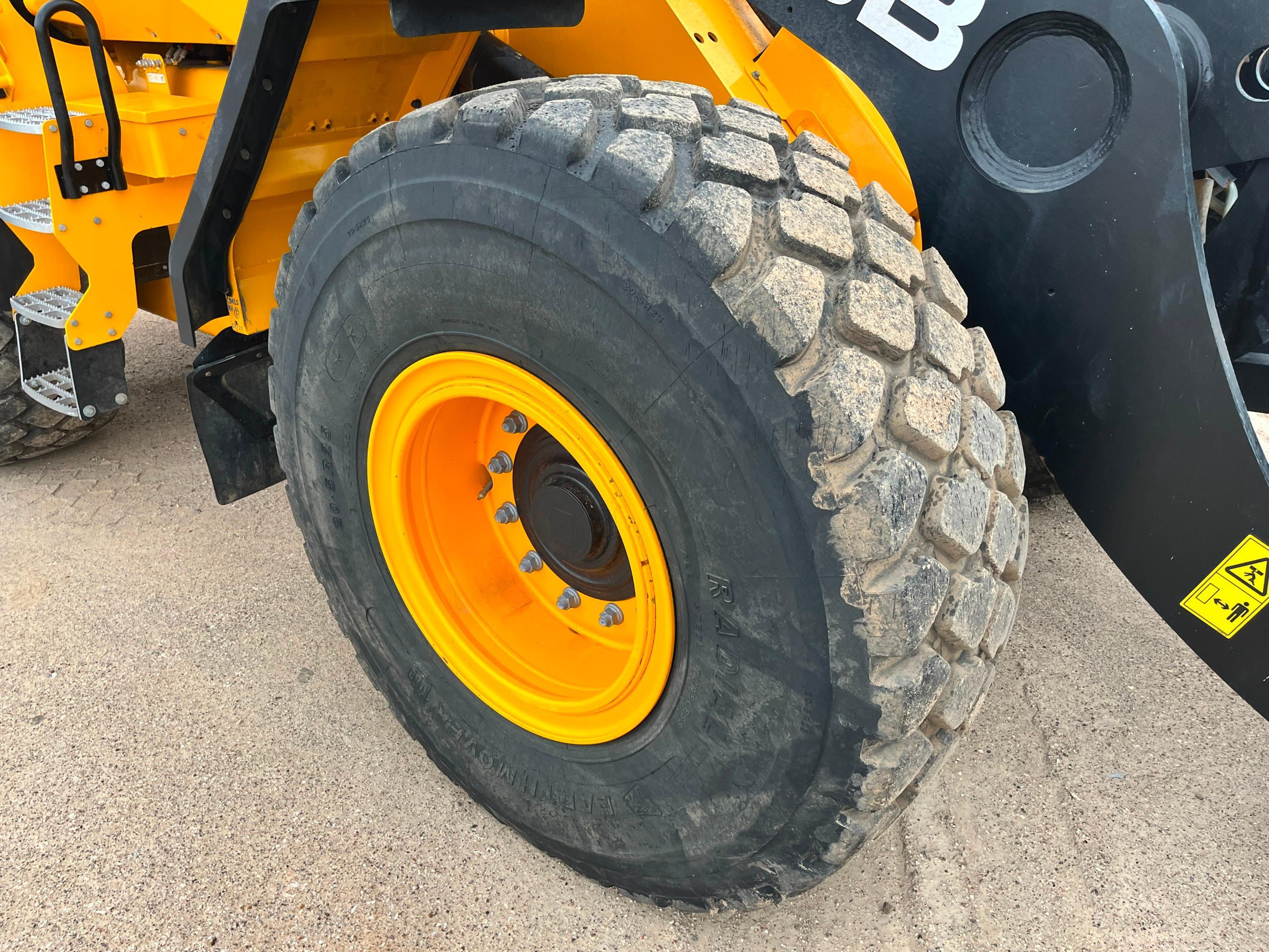 2021 JCB 427ZX RUBBER TIRED LOADER SN:JCB4A6AEHN3079329 powered by 6.7 liter diesel engine, equipped