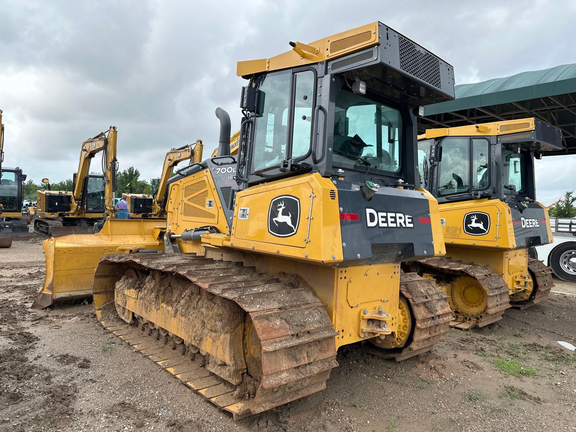 2022 JOHN DEERE 700LLGP CRAWLER TRACTOR SN:421378 powered by John Deere PVS 6068 diesel engine,