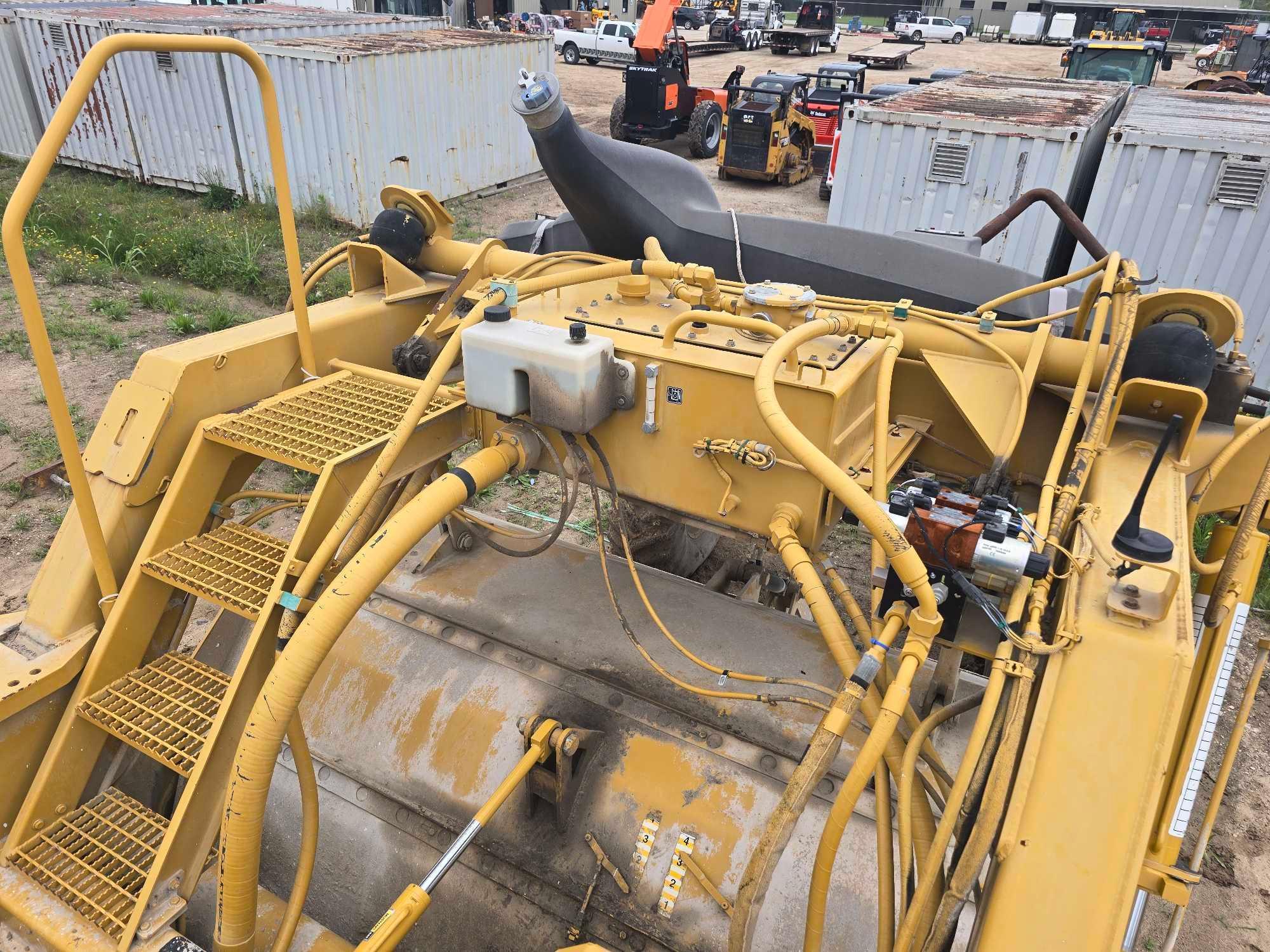 CAT RM300 ROAD RECLAIMER...SN:BWR00688 powered by Cat C11 diesel engine, equipped with OROPS, 8ft.