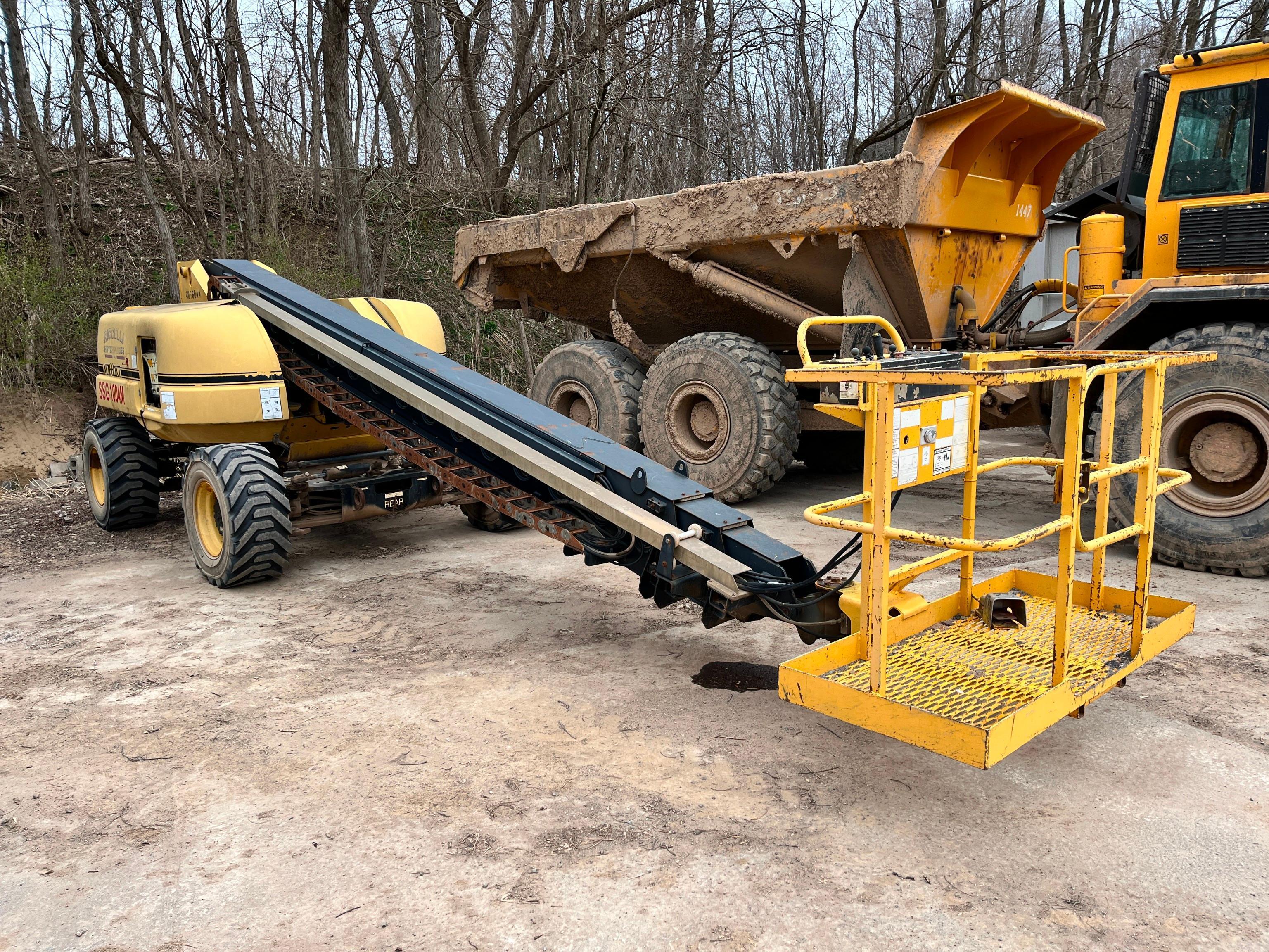 GROVE MZ66DXT BOOM LIFT SN:253158 4x4, powered by 4 cylinder dual fuel engine, equipped with 66ft.