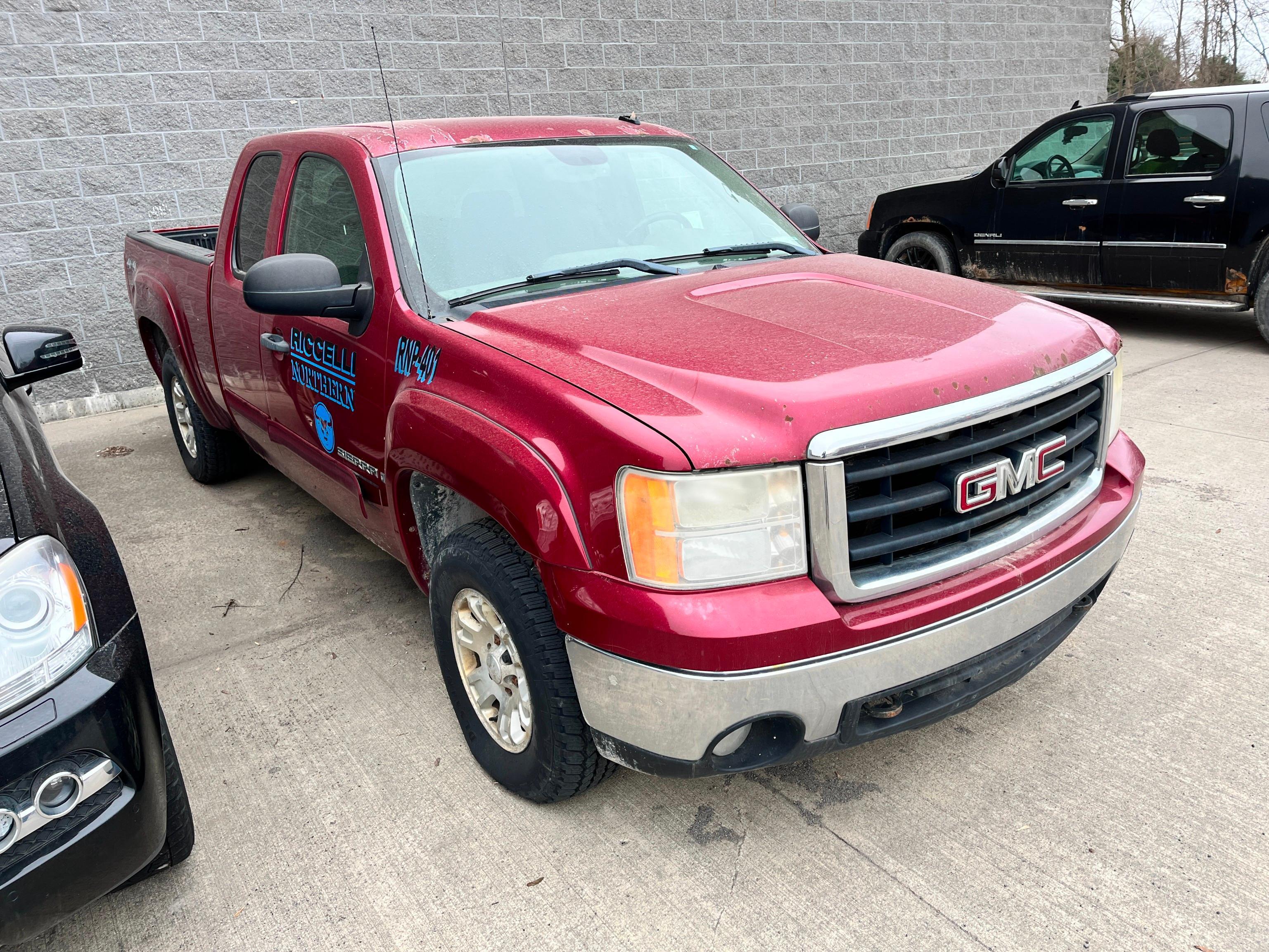 2007 GMC SIERRA PICKUP TRUCK VN:2GTEK19C571692189 4x4, powered by 4.8 liter gas engine, equipped