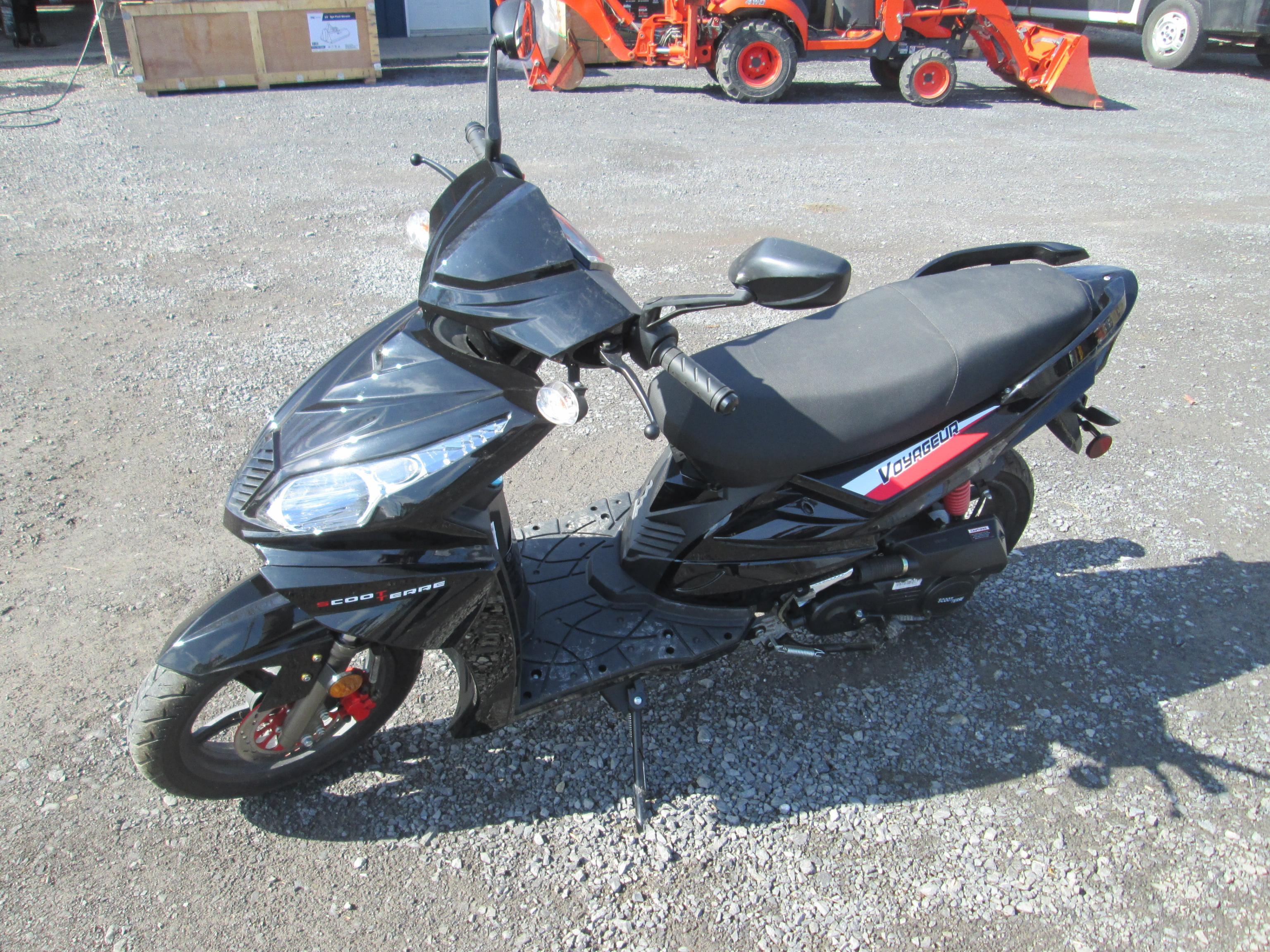 RECREATIONAL VEHICLE NEW Voyager 50CC scooter SN LLPVGBAM6N1010314 eqipped with injection gas