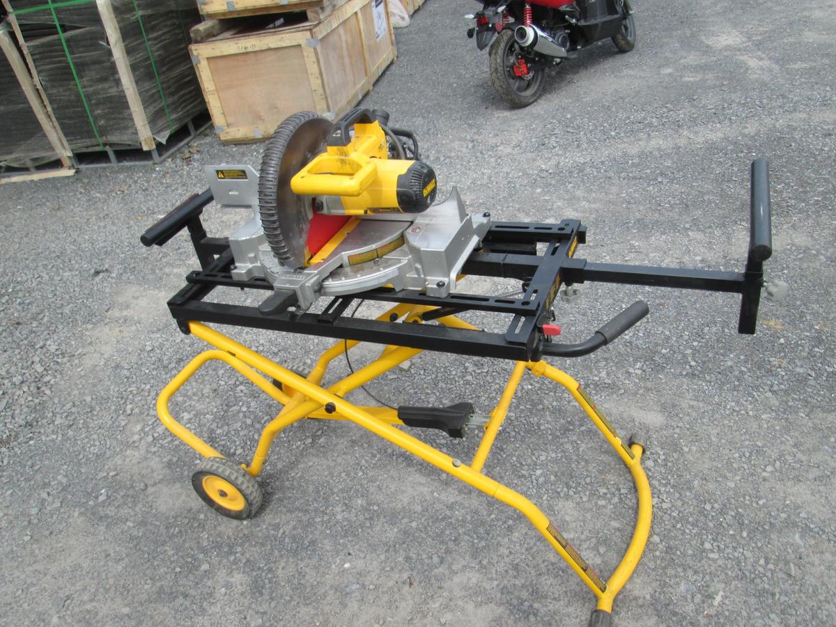 SUPPORT EQUIPMENT DEWALT DW713 COMPOUND MITER SAW equipped with DEWALT heavy duty rolling mitre saw