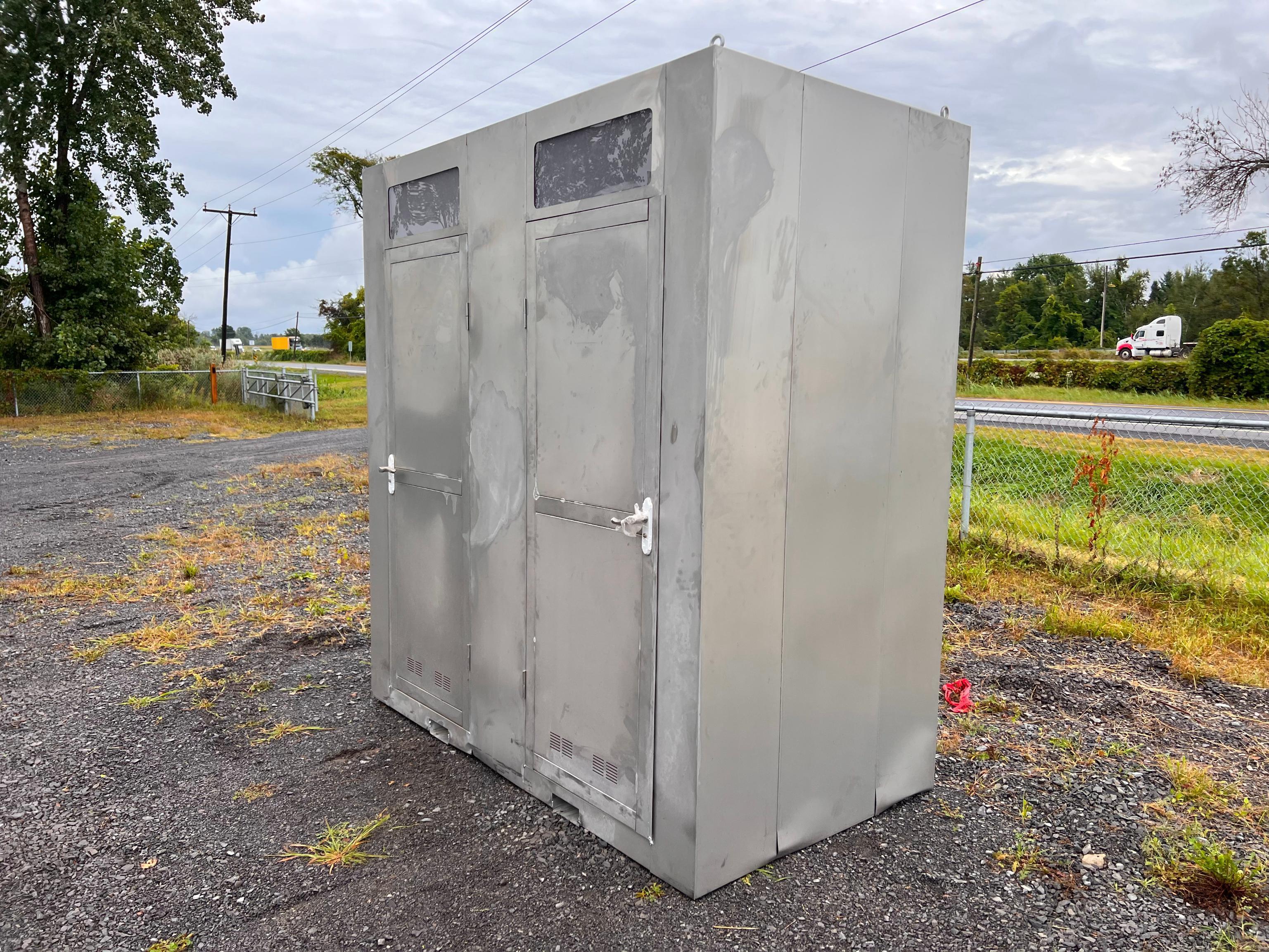 PORTABLE BATHROOM STATION NEW PORTABLE TOILET equipped with 2 toilets, 2 sinks, ventilation fan,