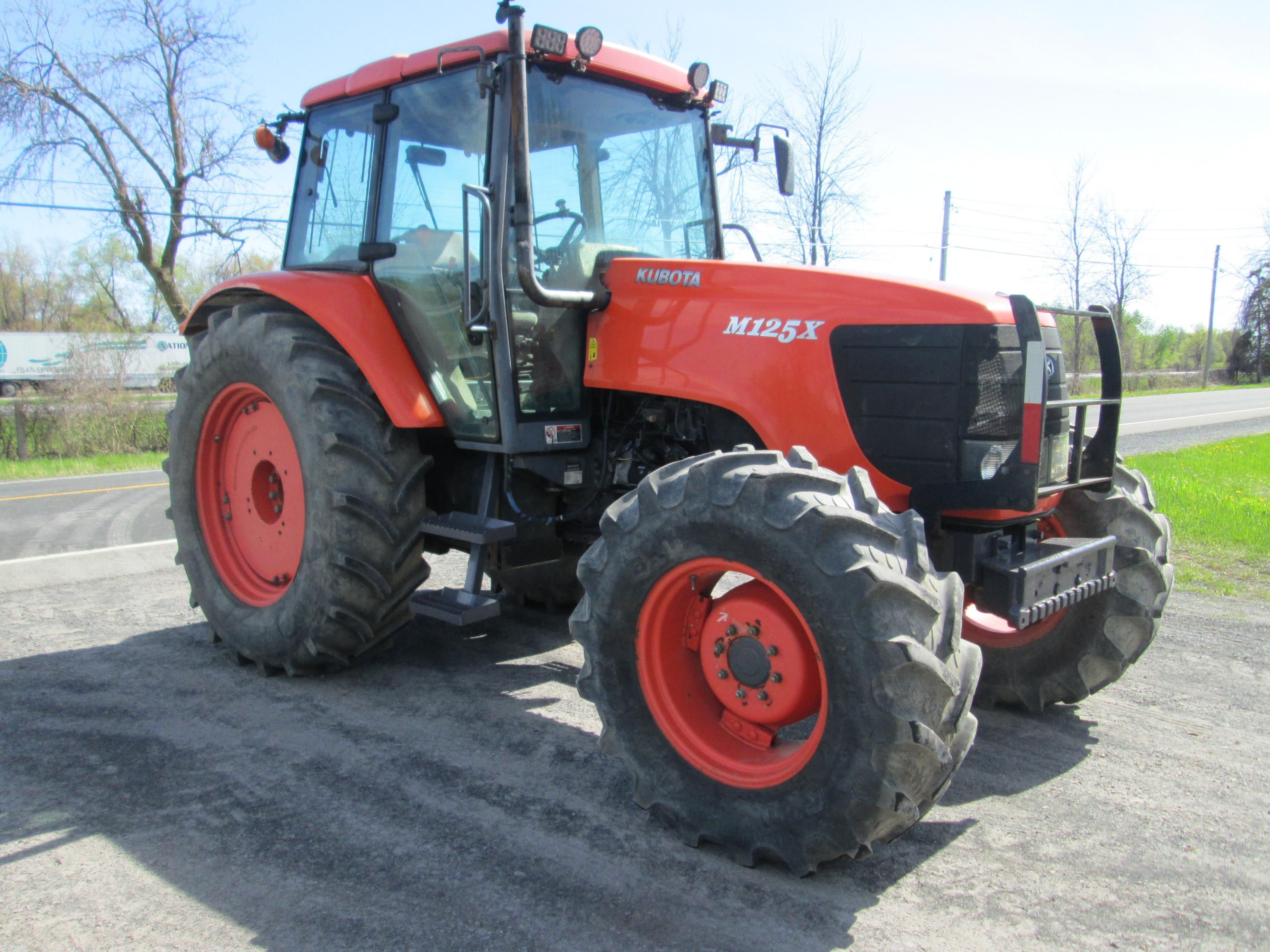 AGRICULTURAL TRACTOR KUBOTA M125X TRACTOR SN, POWERED BY KUBOTA DIESEL ENGINE, EQUIPPED WITH CAB,