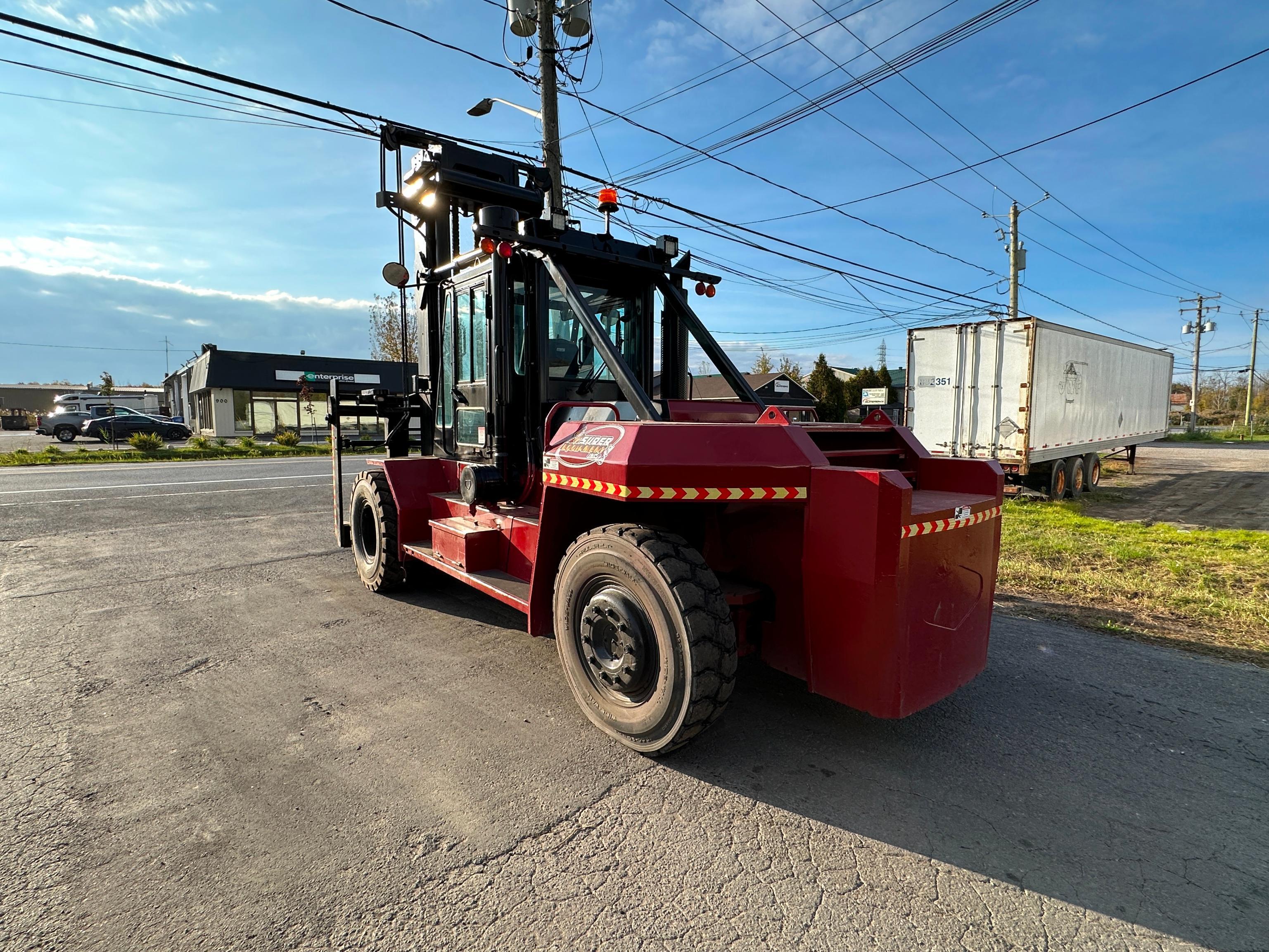 FORKLIFT Taylor TH350L FORKLIFT SN SBH33936 powered by Cummins diesel engine, equipped with cab,