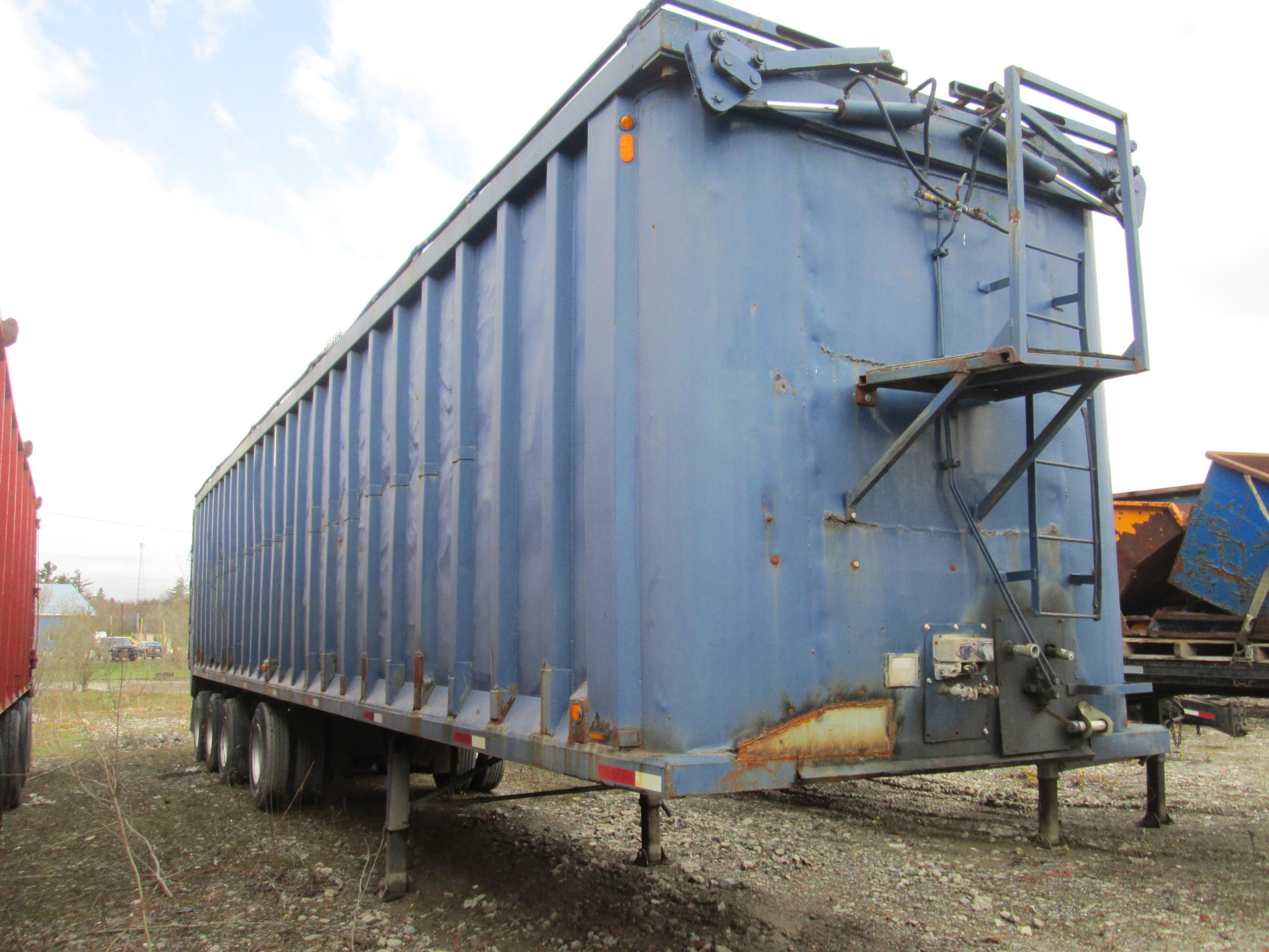 WALKING FLOOR TRAILER 1998 Labrie 51' Quad / axle Walking floor trailer SN equipped with self-steer