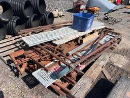PALLET OF MISC SCAFFOLDING SUPPORT EQUIPMENT