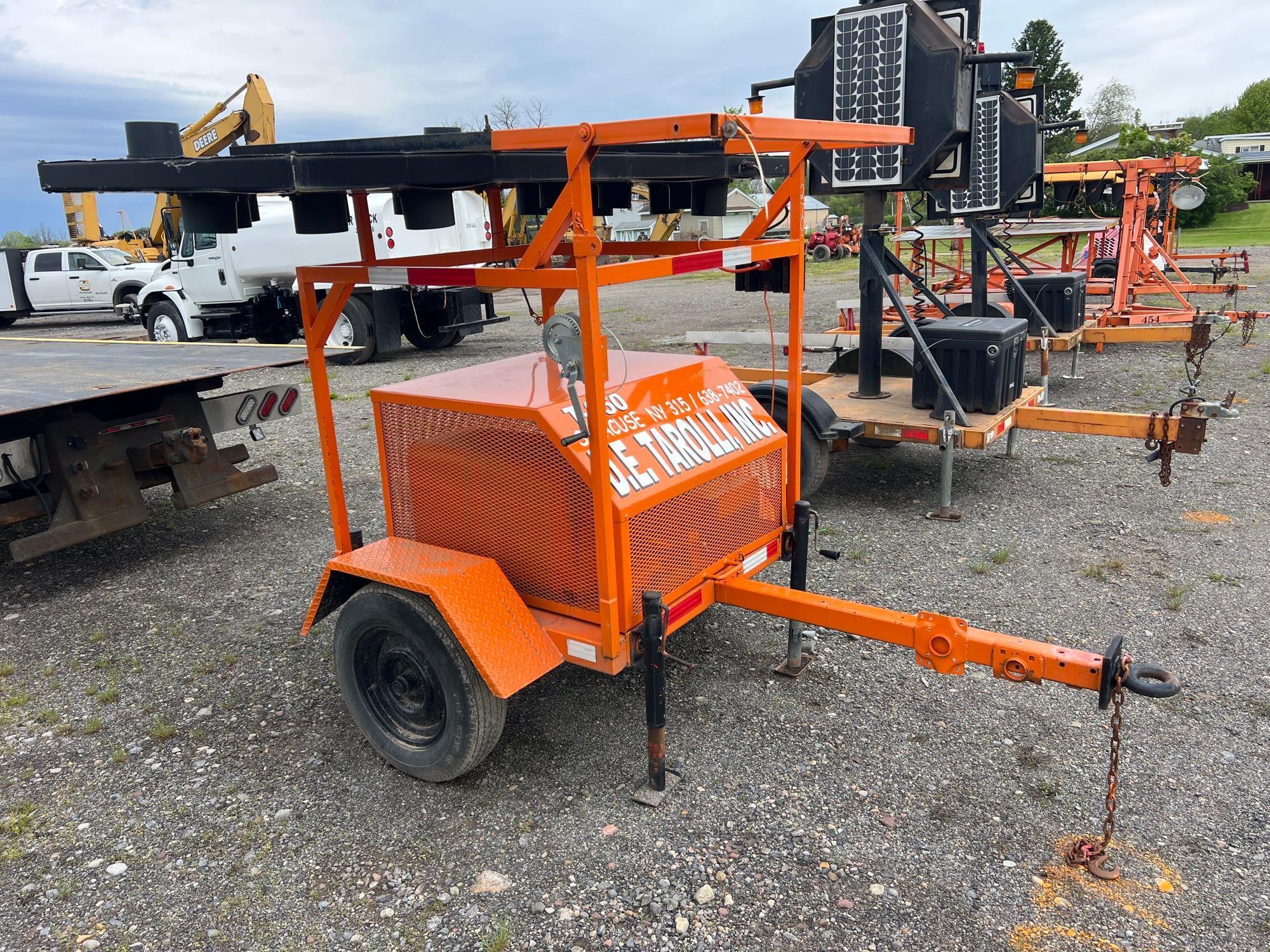 ARROW BOARD ARROW/MESSAGE BOARD powered by Lombardini diesel engine, ST205/75D15 tires, trailer