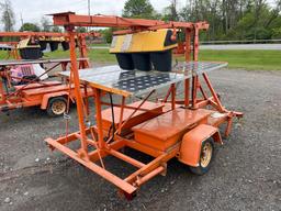 PORTABLE TRAFFIC SIGNAL SN-101185 solar power, ST185/80R13 tires, trailer mounted..BILL OF SALE ONLY